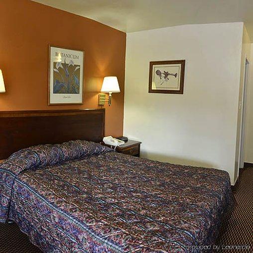 Rodeway Inn & Suites Pendleton Habitación foto