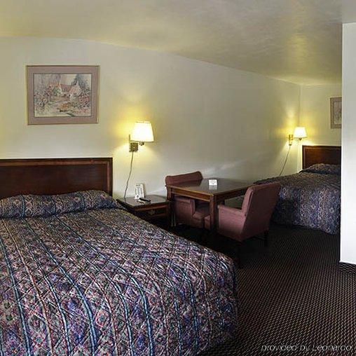 Rodeway Inn & Suites Pendleton Habitación foto