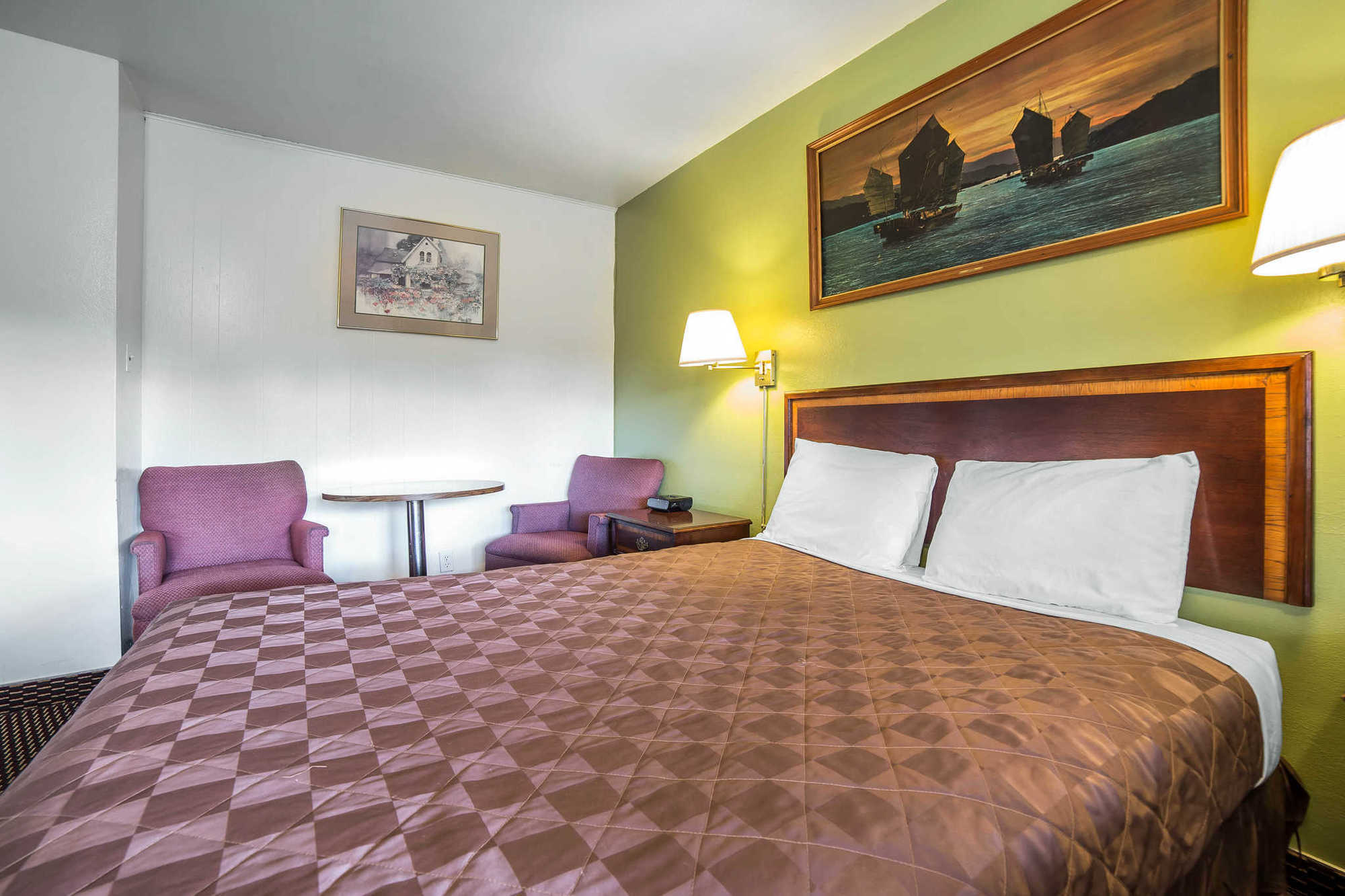 Rodeway Inn & Suites Pendleton Habitación foto