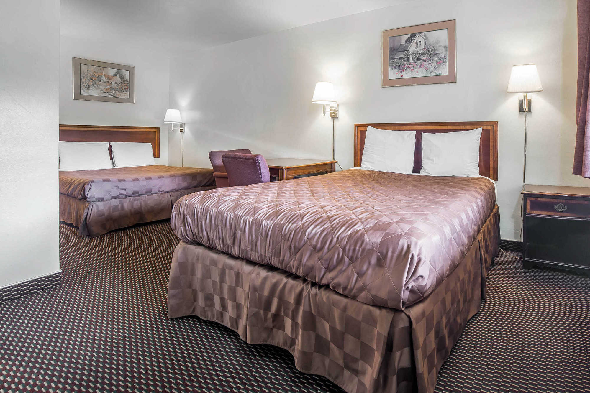 Rodeway Inn & Suites Pendleton Habitación foto