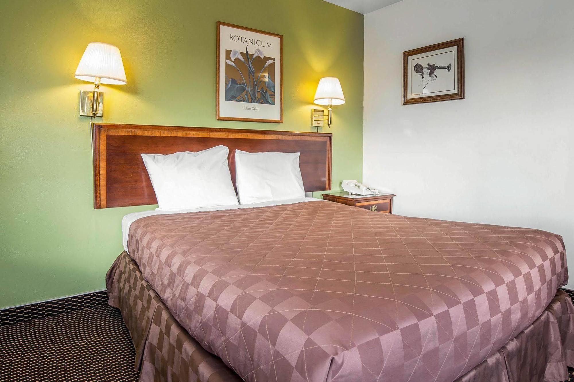 Rodeway Inn & Suites Pendleton Exterior foto