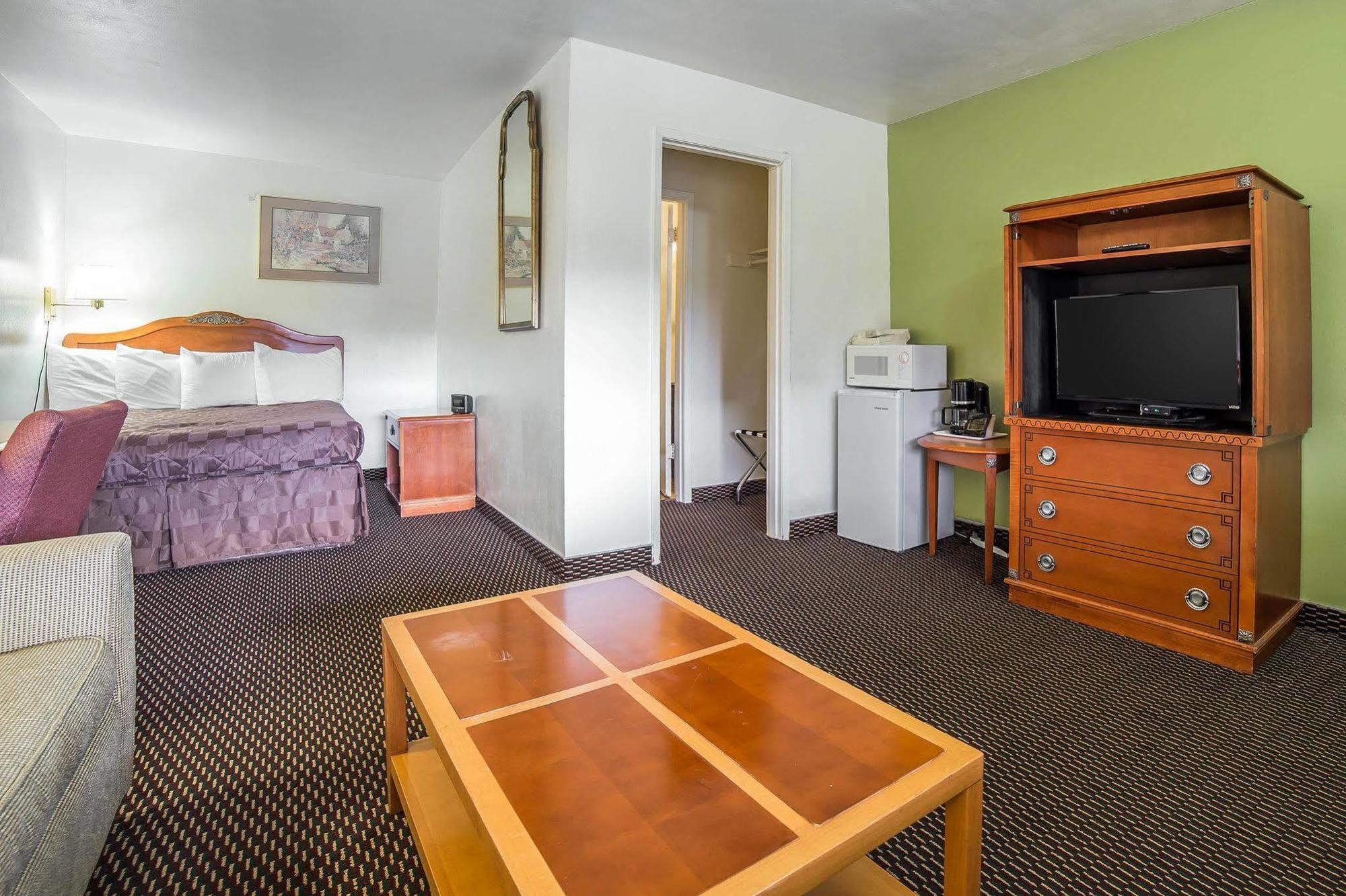 Rodeway Inn & Suites Pendleton Exterior foto