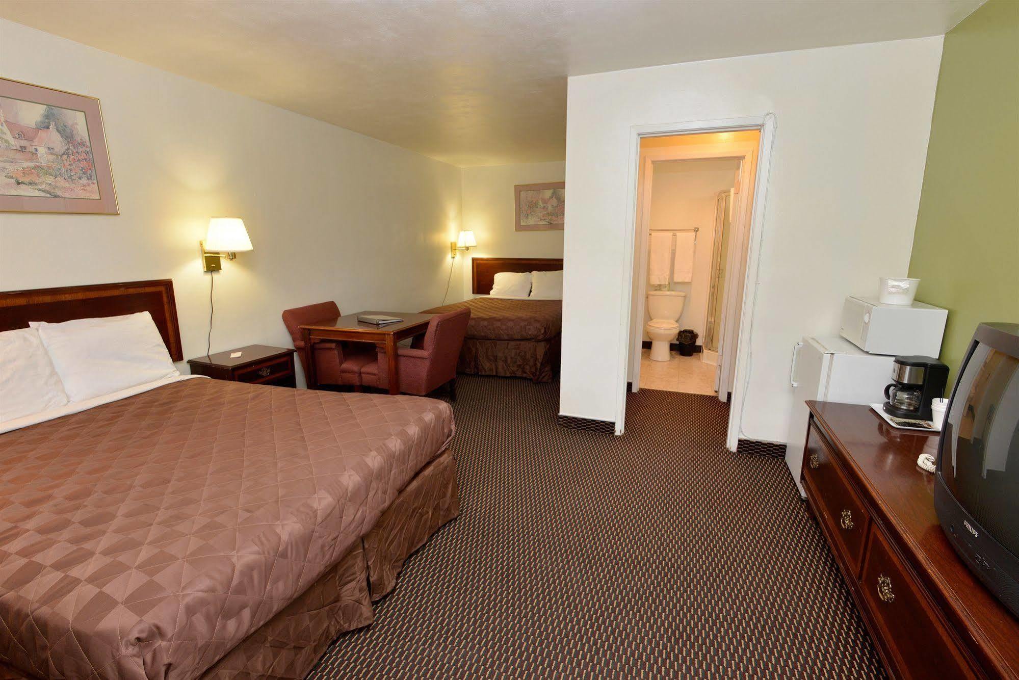 Rodeway Inn & Suites Pendleton Exterior foto