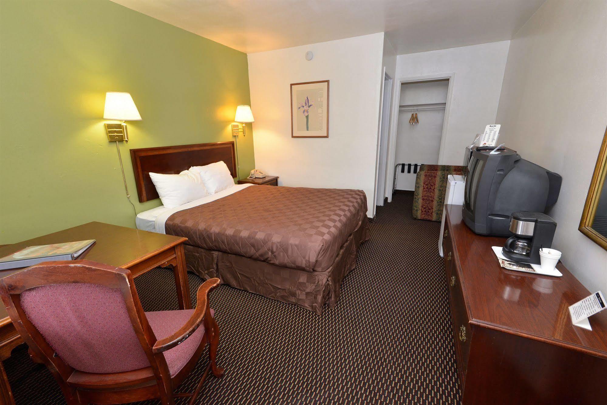 Rodeway Inn & Suites Pendleton Exterior foto