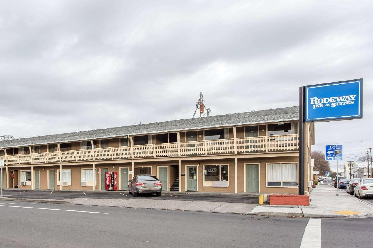 Rodeway Inn & Suites Pendleton Exterior foto